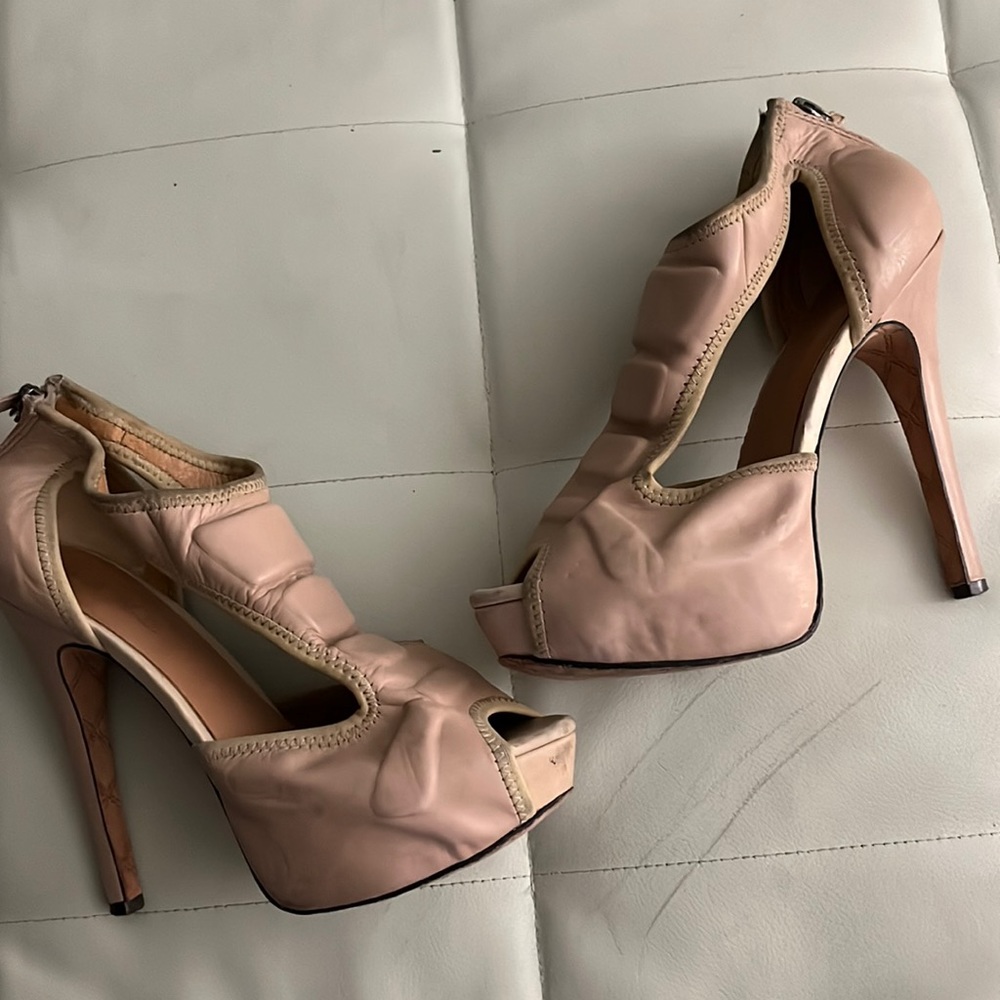 EUC L.A.M.B. Nude Platform Heels SZ 6.5